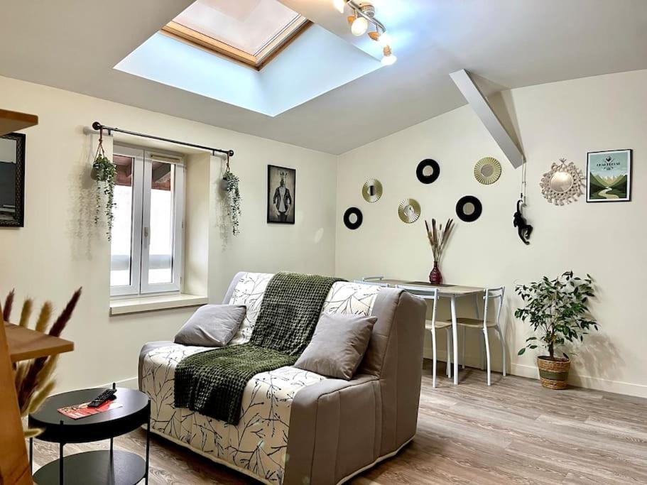 Appartement Le Repaire, Acces Terrasse De L'etablissement Rives (Isere)