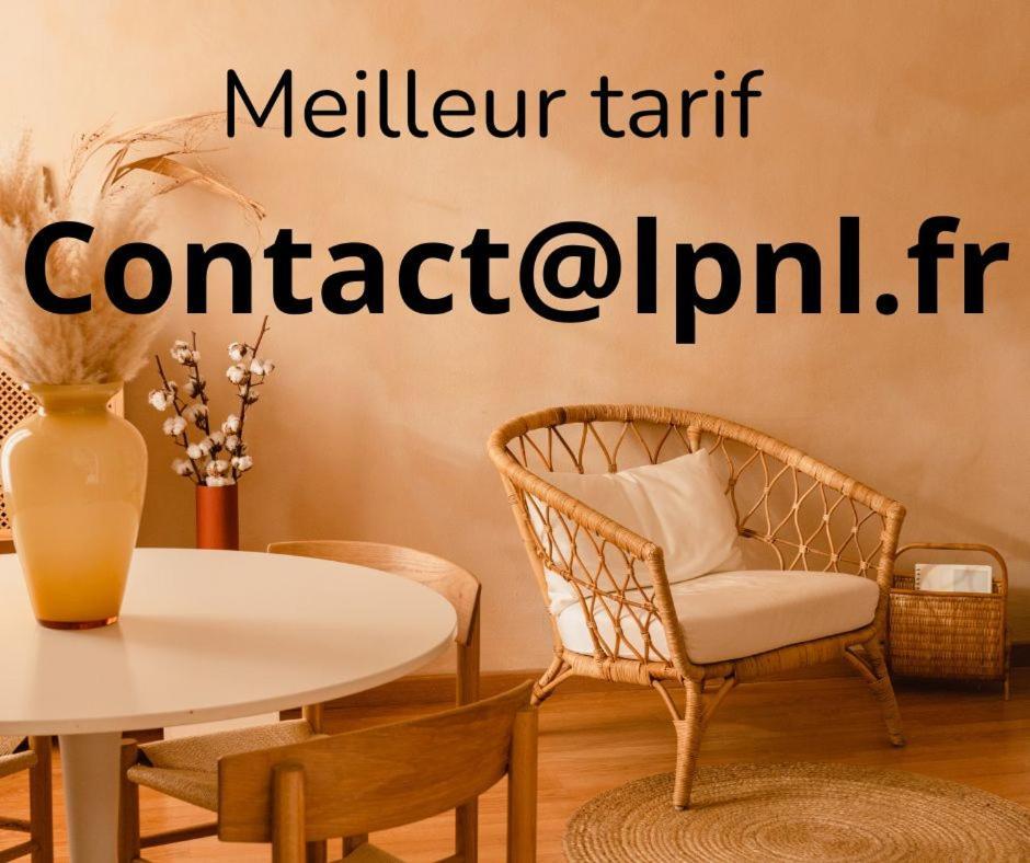 Le Repaire, Acces Terrasse De L'etablissement *